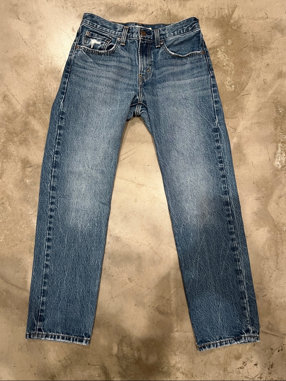 Levi's Middy Straight Leg Jeans in Mid Blue Wash